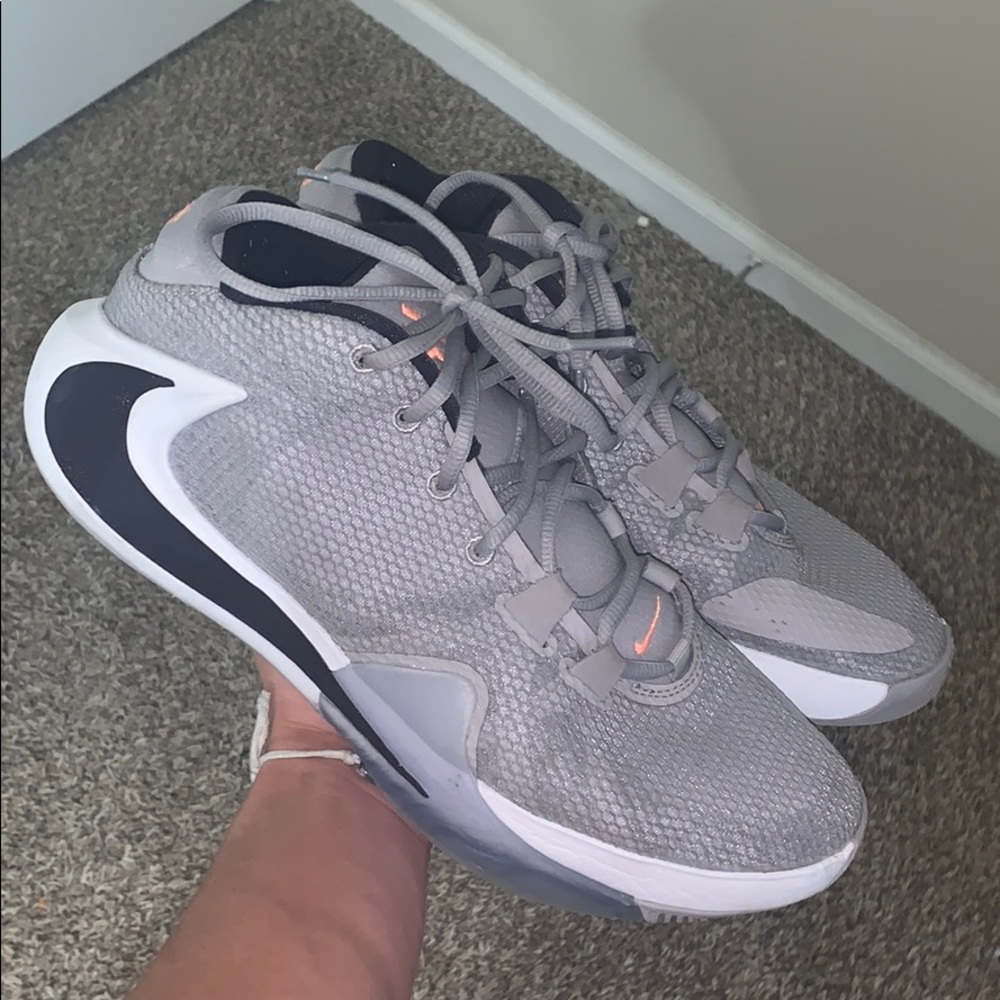 Nike Gannis Greek freak one